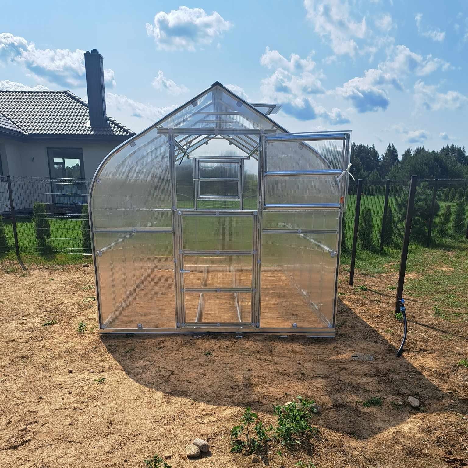 Serre de jardin polycarbonate contemporaine