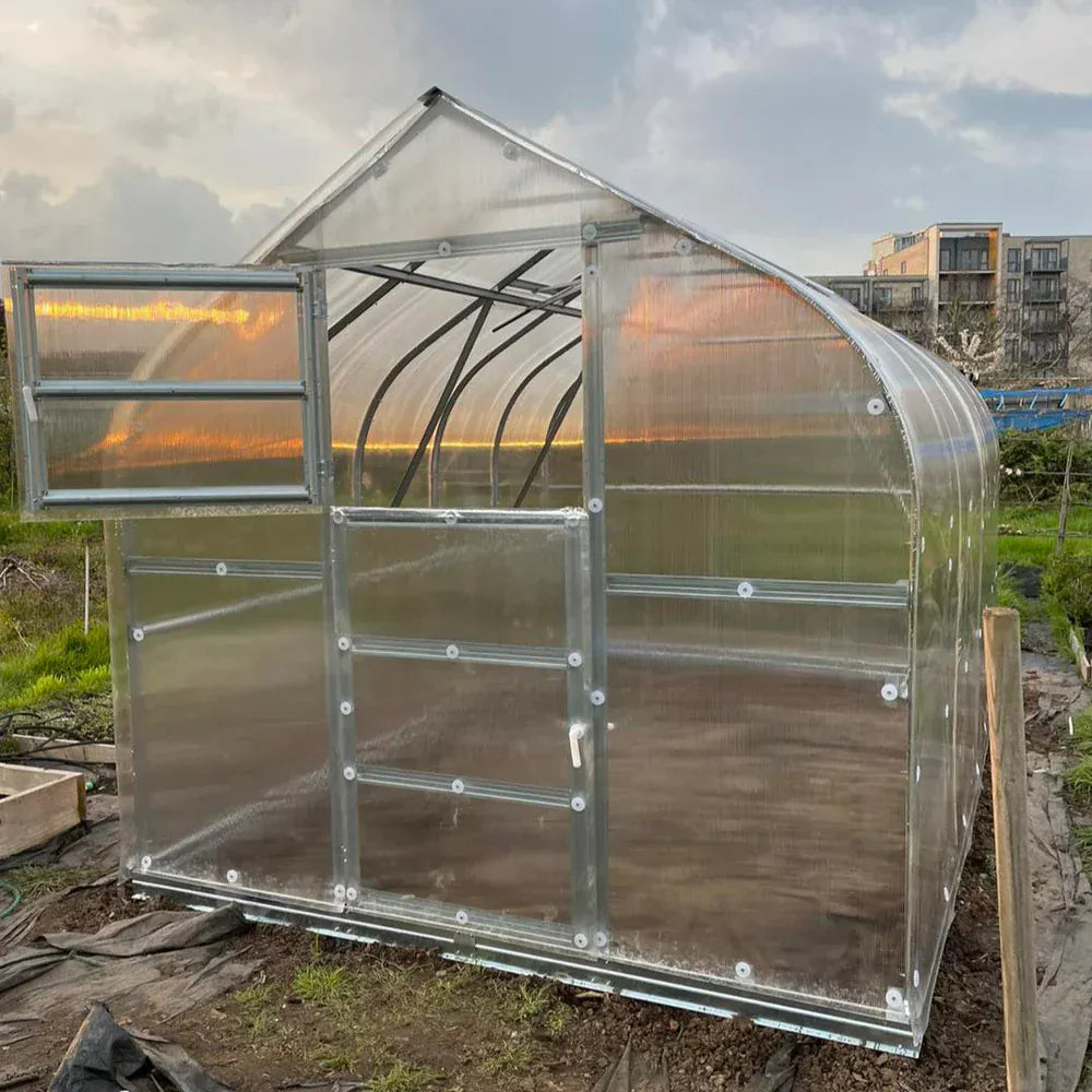 Serre de jardin polycarbonate contemporaine